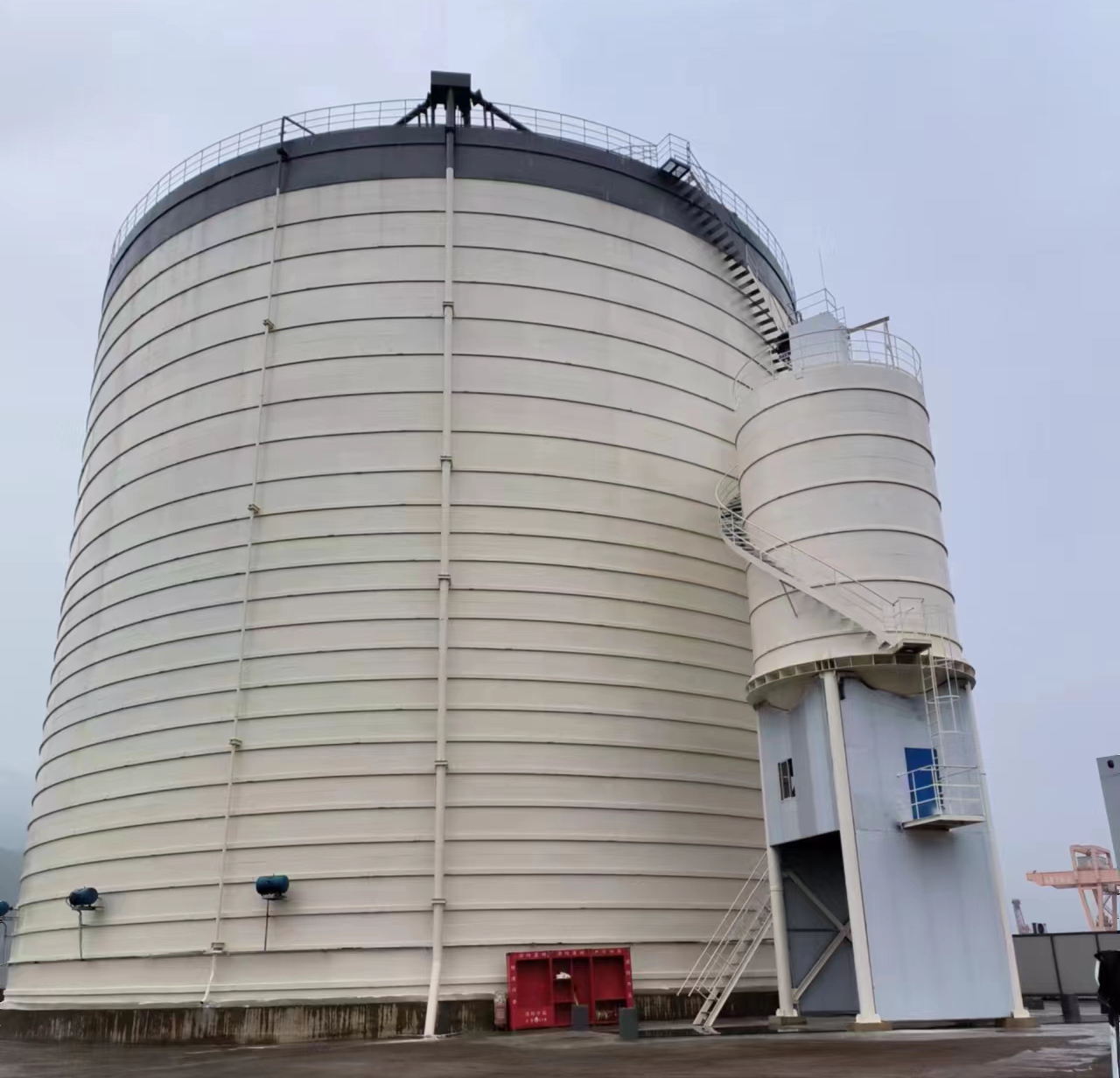 五龙口镇10万吨水泥钢板库